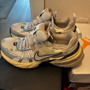 Nike V2k